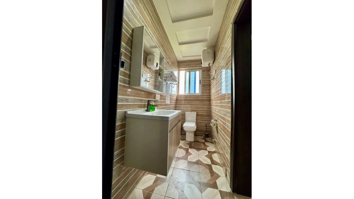 2 bed flat to let, Crown Lodge, Elystan Street - African Land