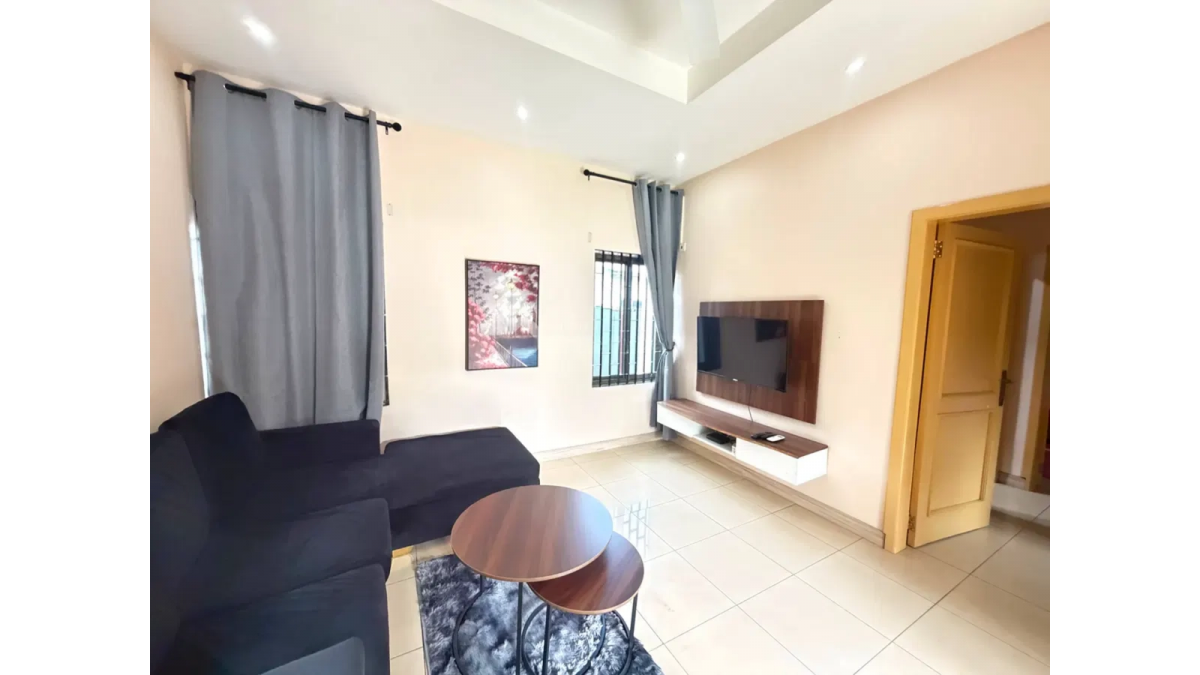 2 bed flat to let, Crown Lodge, Elystan Street - African Land