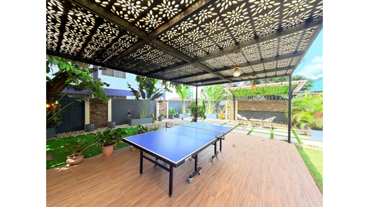 2 bed flat to let, Crown Lodge, Elystan Street - African Land
