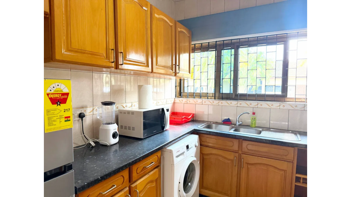 2 bed flat to let, Crown Lodge, Elystan Street - African Land