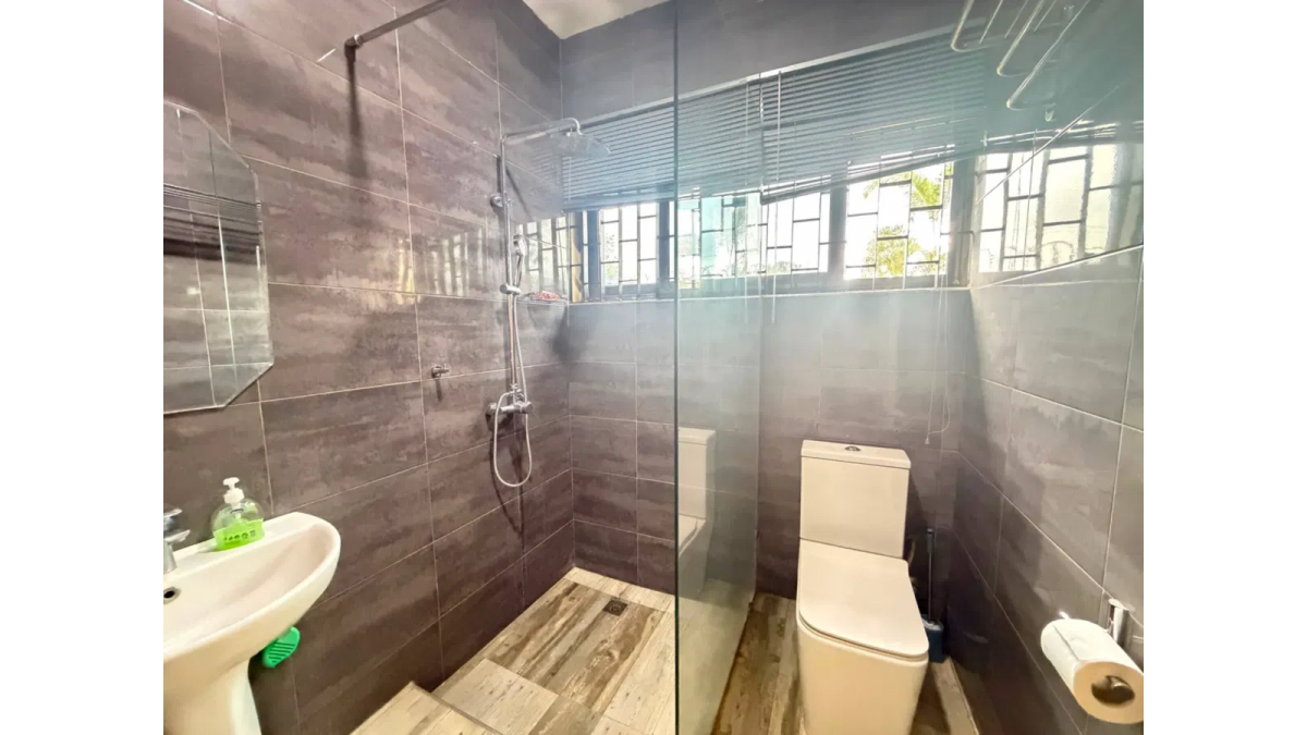 2 bed flat to let, Crown Lodge, Elystan Street - African Land