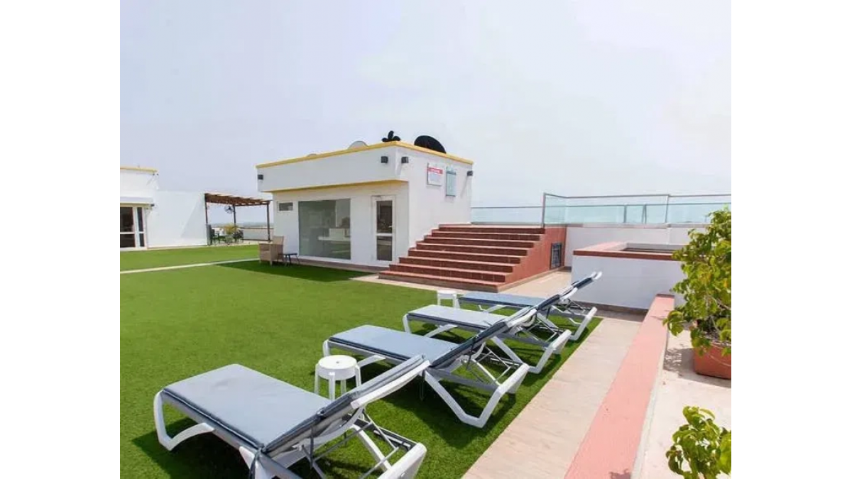 2 bed flat to let, Crown Lodge, Elystan Street - African Land