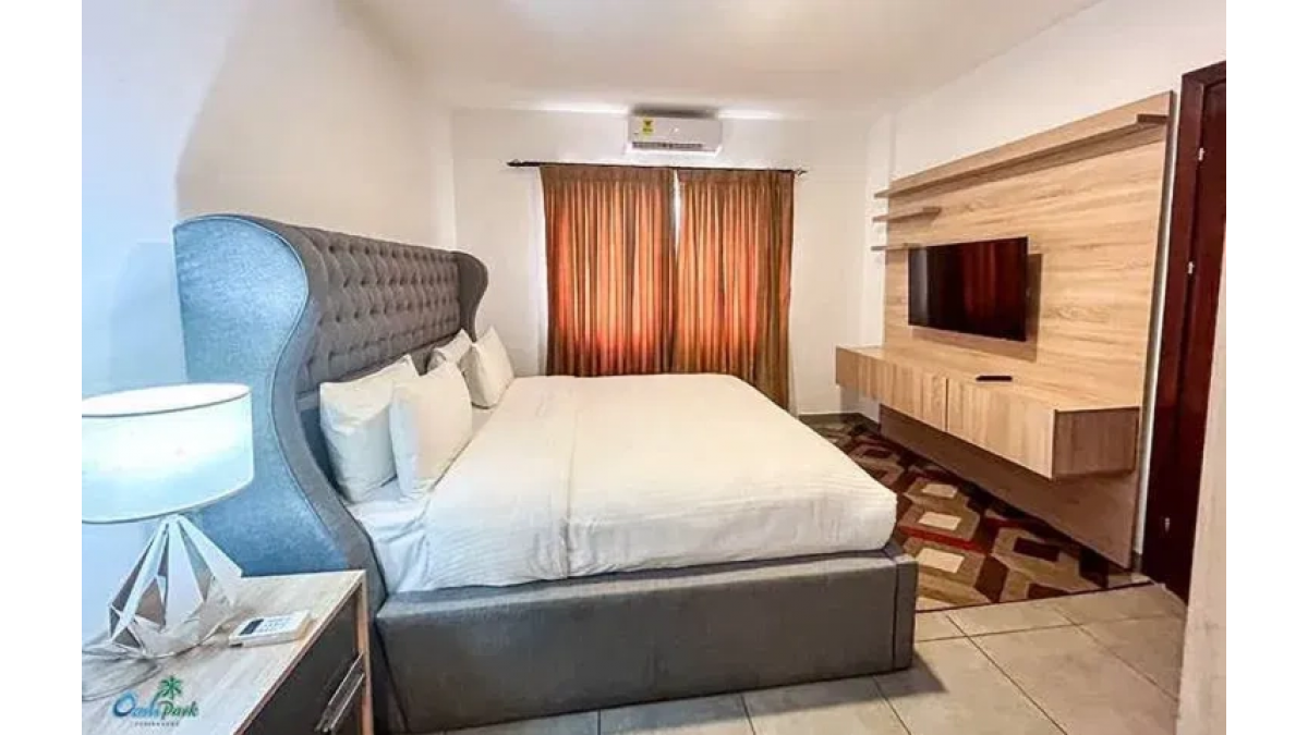 2 bed flat to let, Crown Lodge, Elystan Street - African Land