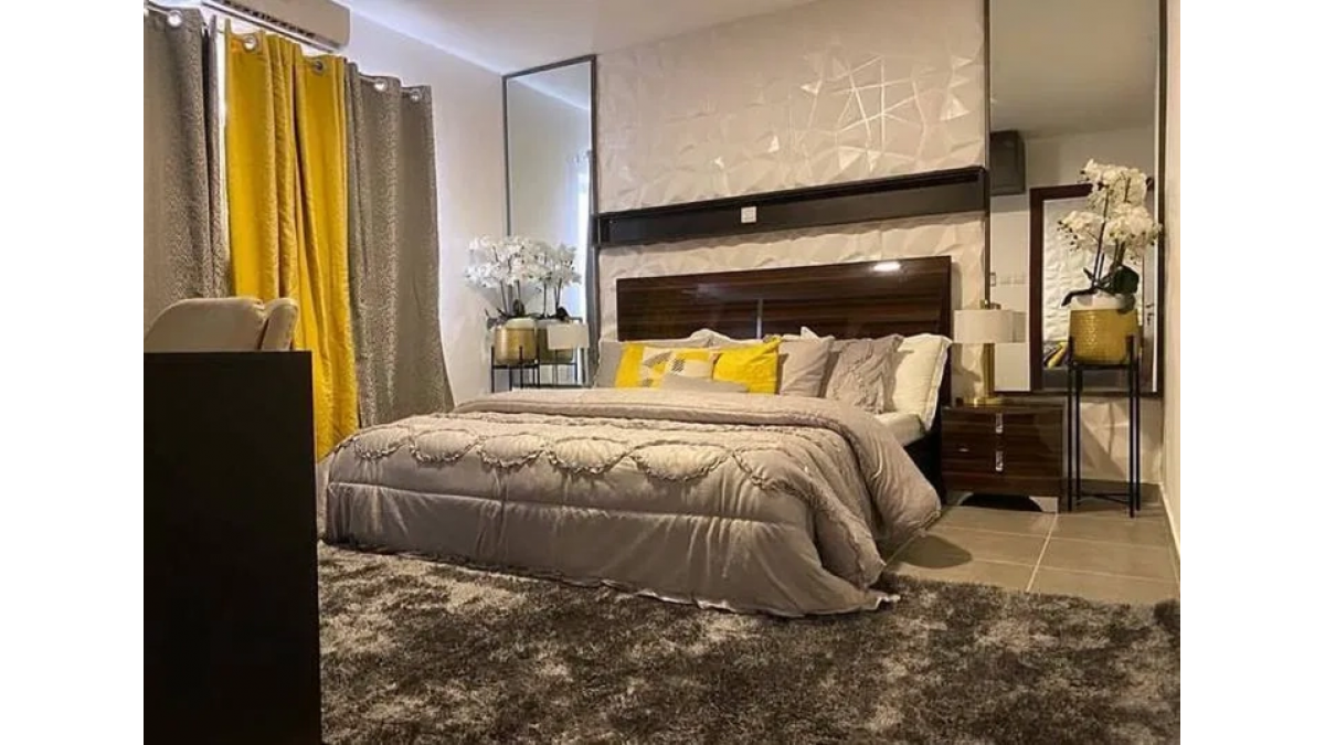 2 bed flat to let, Crown Lodge, Elystan Street - African Land