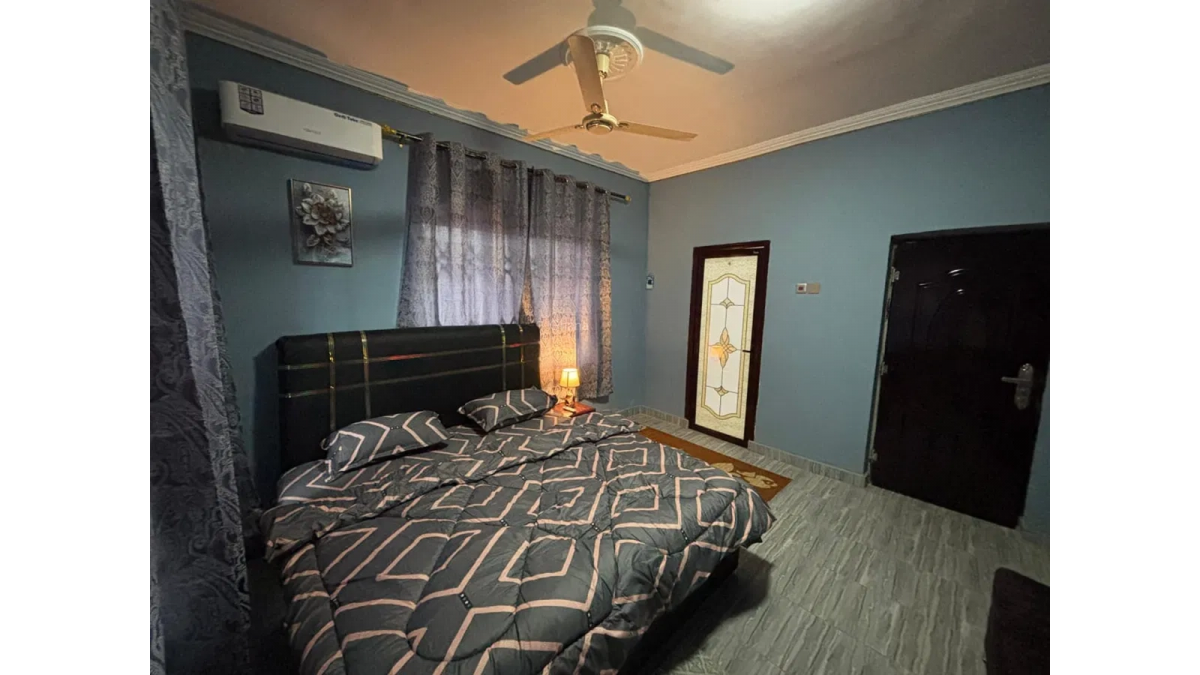 2 bed flat to let, Crown Lodge, Elystan Street - African Land