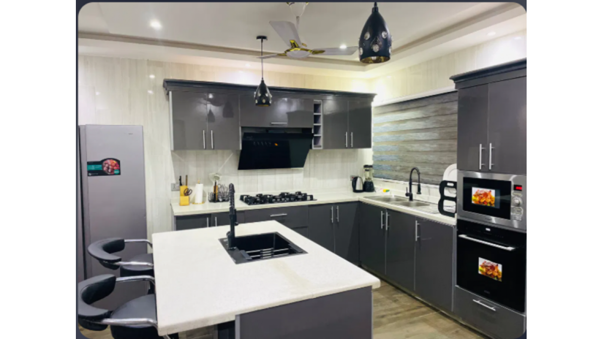 2 bed flat to let, Crown Lodge, Elystan Street - African Land