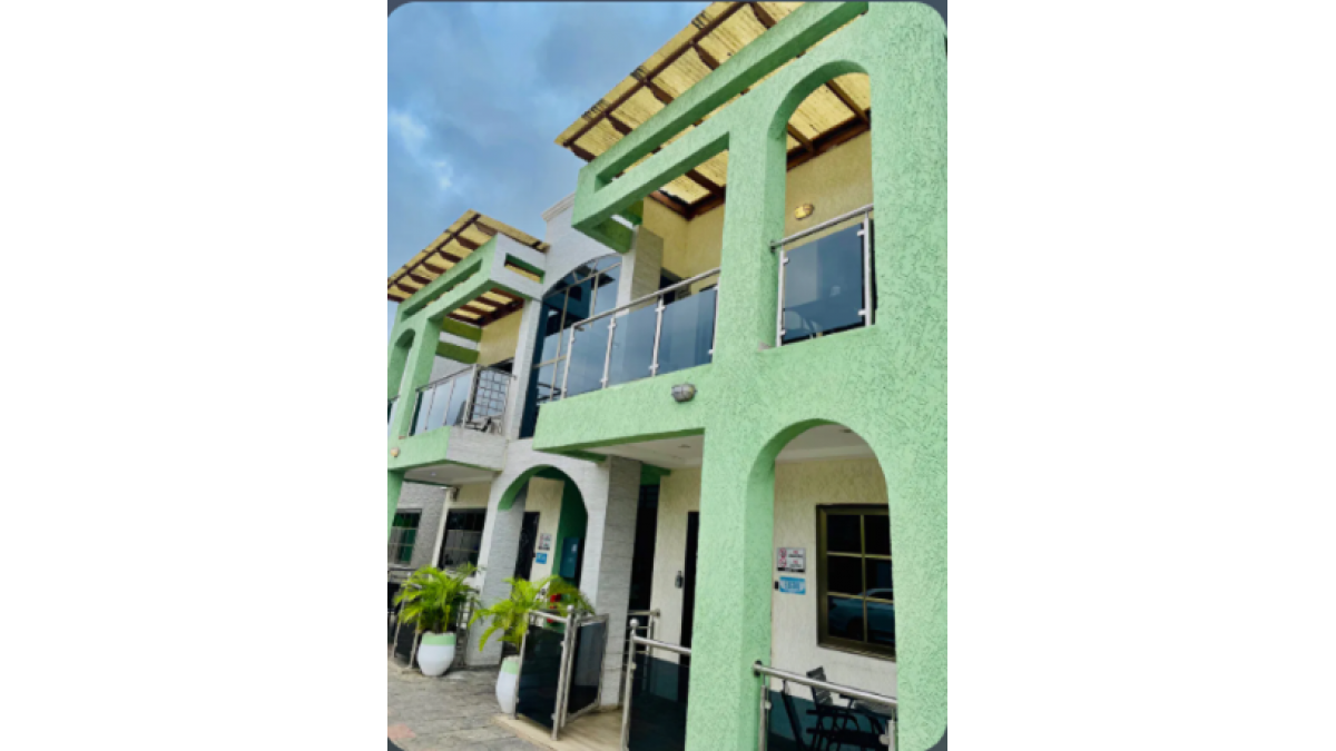 2 bed flat to let, Crown Lodge, Elystan Street - African Land