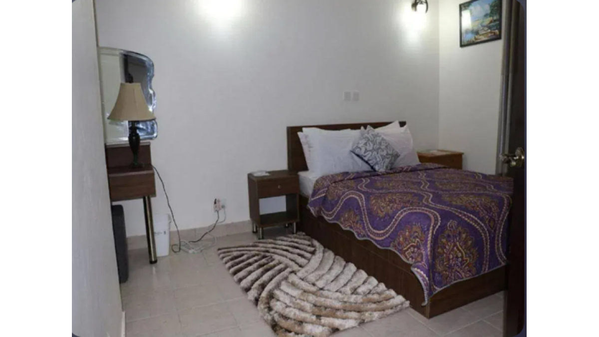 2 bed flat to let, Crown Lodge, Elystan Street - African Land