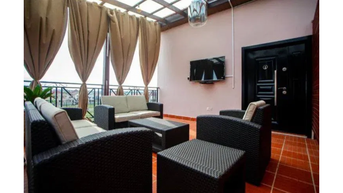 2 bed flat to let, Crown Lodge, Elystan Street - African Land