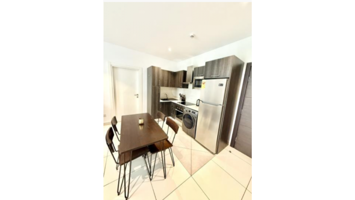 2 bed flat to let, Crown Lodge, Elystan Street - African Land