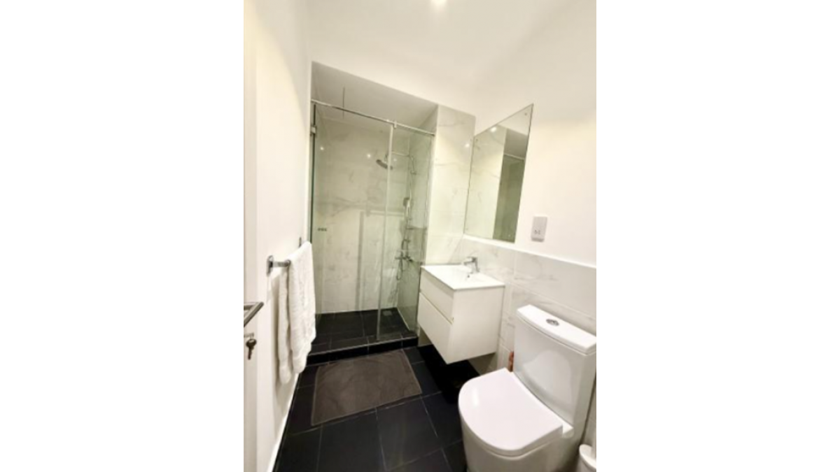 2 bed flat to let, Crown Lodge, Elystan Street - African Land