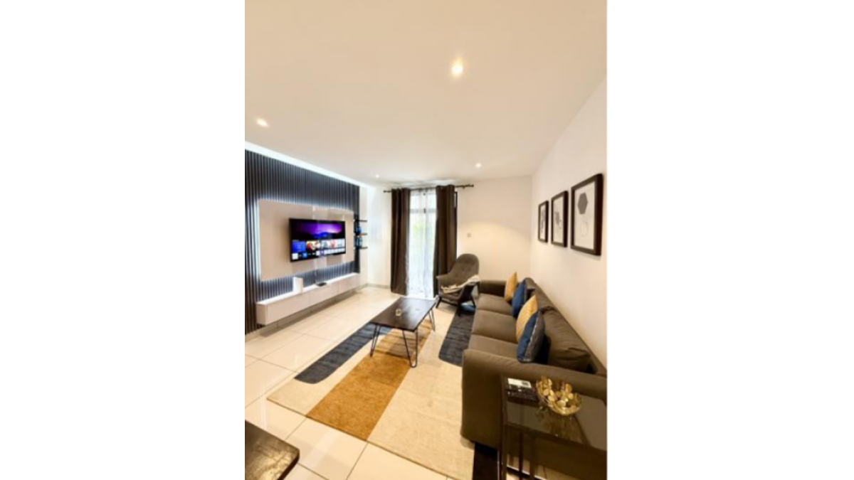 2 bed flat to let, Crown Lodge, Elystan Street - African Land