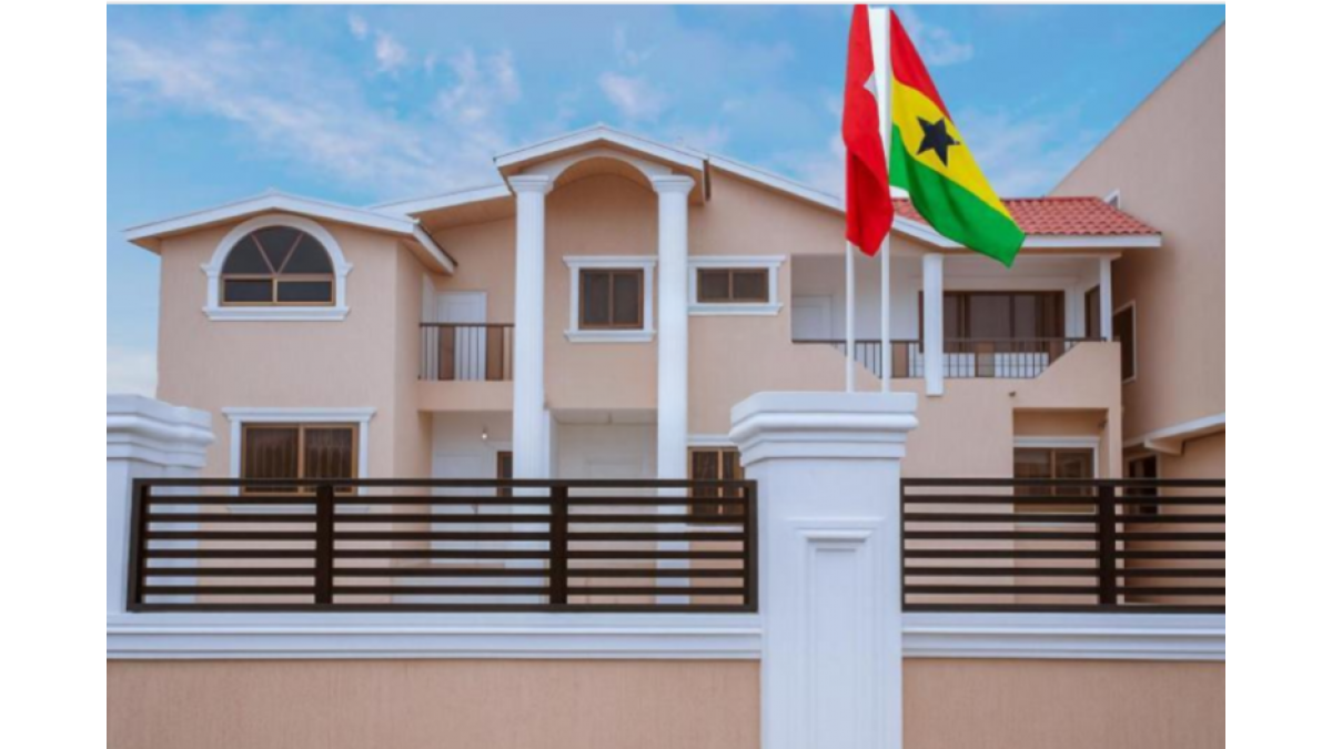 2 bed flat to let, Crown Lodge, Elystan Street - African Land