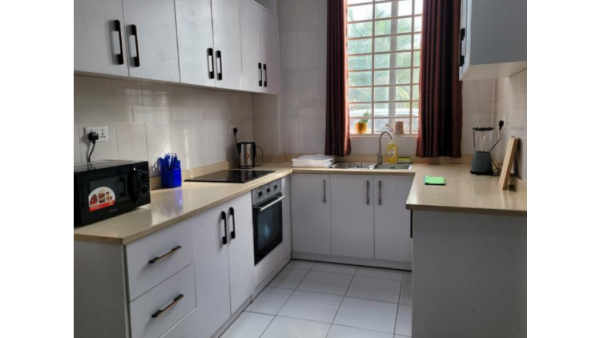 2 bed flat to let, Crown Lodge, Elystan Street - African Land