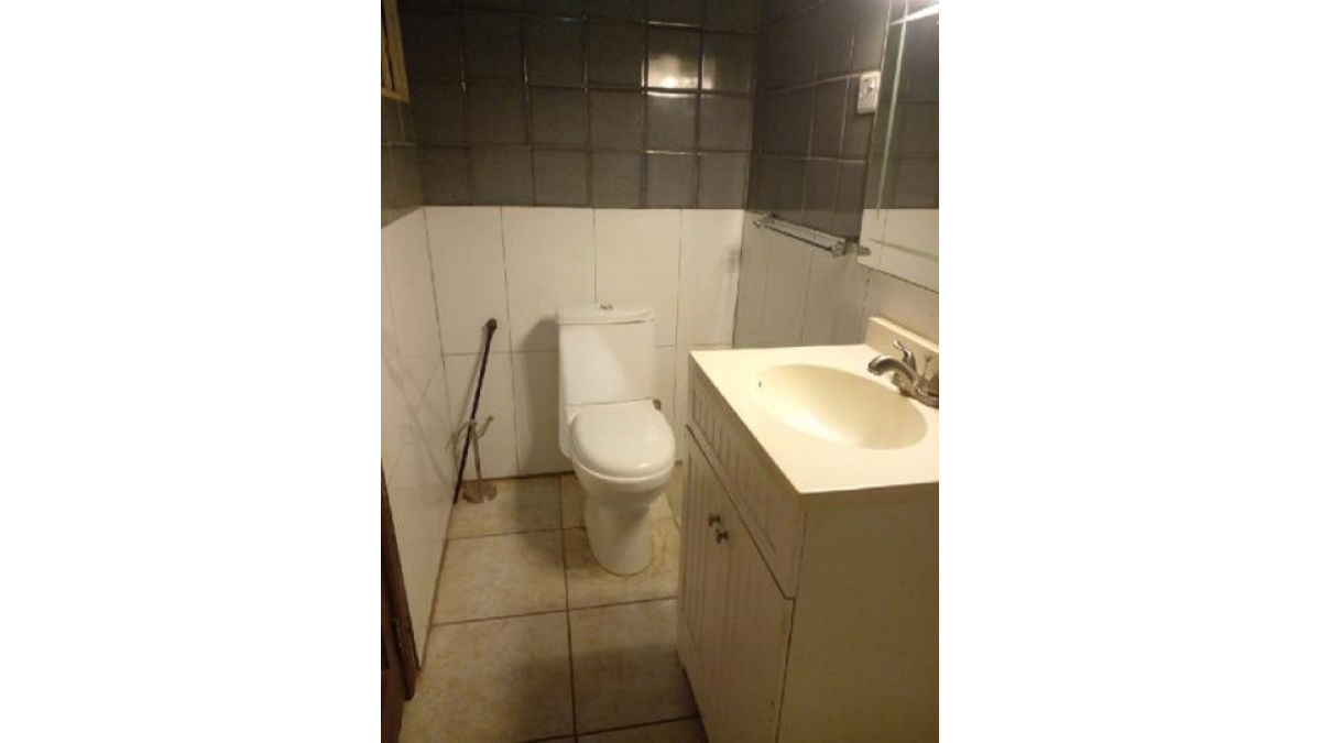 2 bed flat to let, Crown Lodge, Elystan Street - African Land