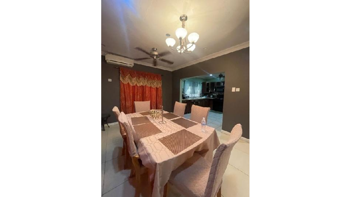 2 bed flat to let, Crown Lodge, Elystan Street - African Land