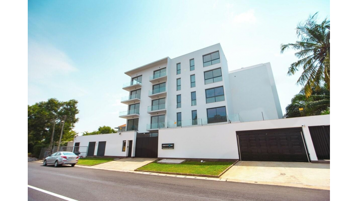 Luxury Fully Furnished 1-Bedroom Serviced Apartment for Short & Long Stay in West Airport, Accra