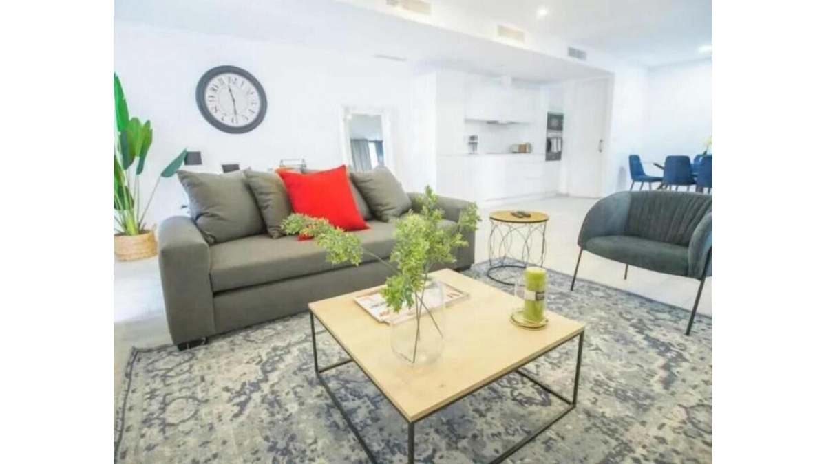 2 bed flat to let, Crown Lodge, Elystan Street - African Land