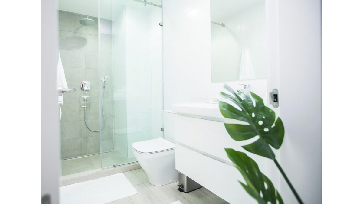 2 bed flat to let, Crown Lodge, Elystan Street - African Land