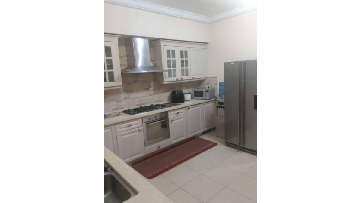 2 bed flat to let, Crown Lodge, Elystan Street - African Land