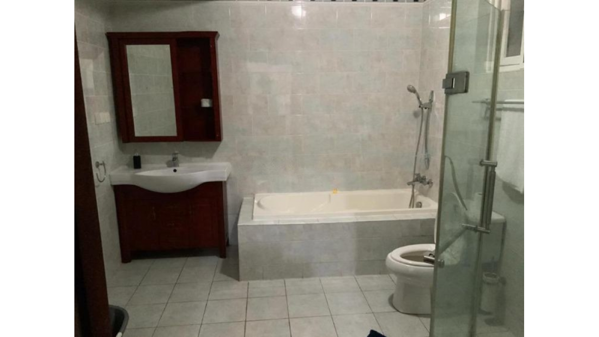 2 bed flat to let, Crown Lodge, Elystan Street - African Land