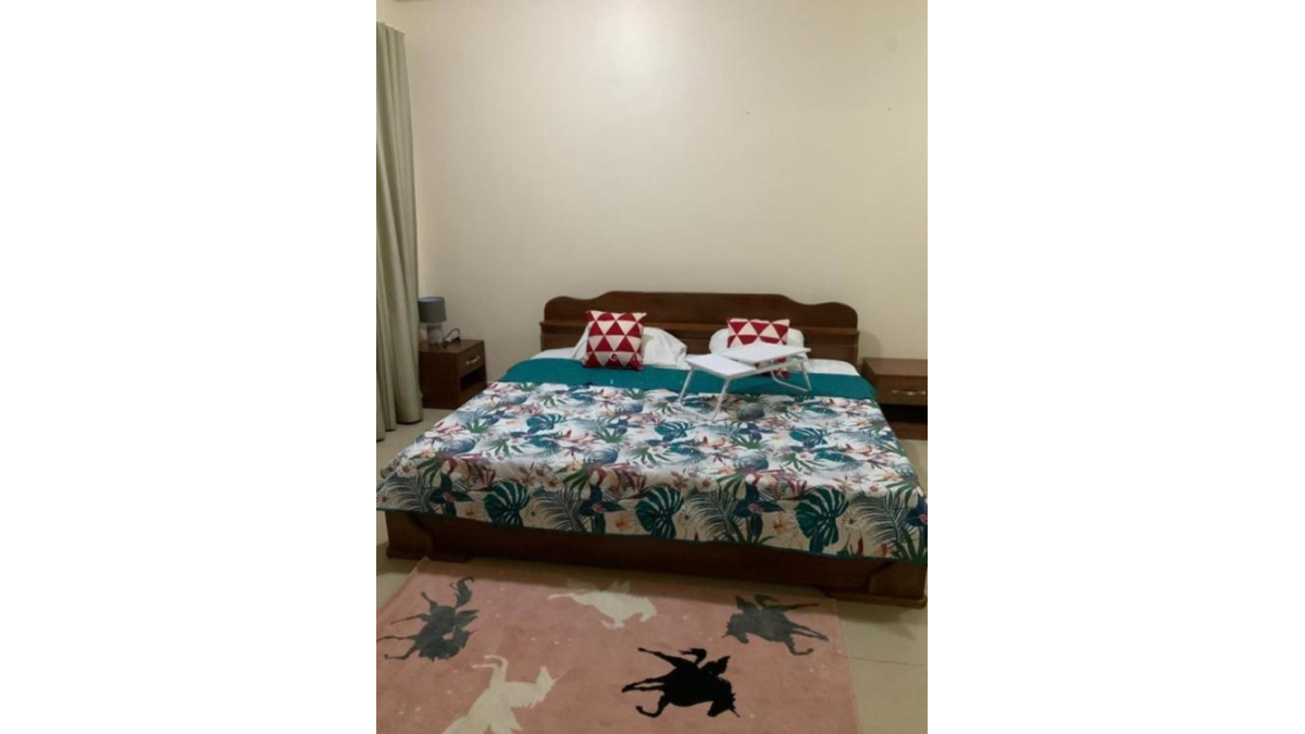 2 bed flat to let, Crown Lodge, Elystan Street - African Land