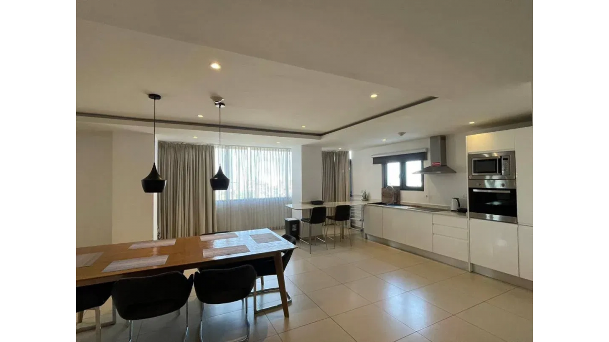 2 bed flat to let, Crown Lodge, Elystan Street - African Land