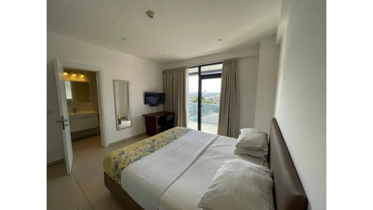 2 bed flat to let, Crown Lodge, Elystan Street - African Land