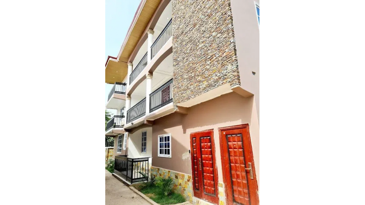 2 bed flat to let, Crown Lodge, Elystan Street - African Land