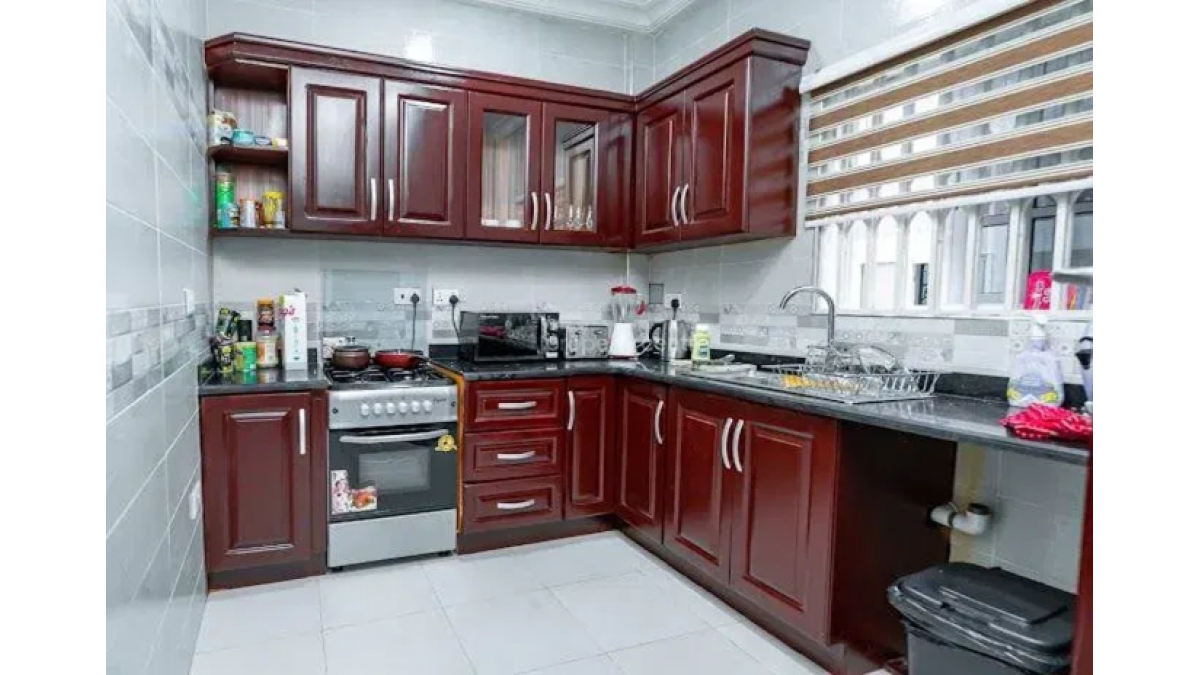 2 bed flat to let, Crown Lodge, Elystan Street - African Land
