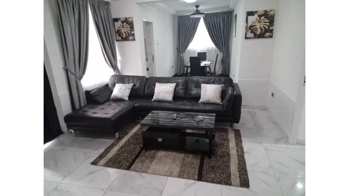 2 bed flat to let, Crown Lodge, Elystan Street - African Land