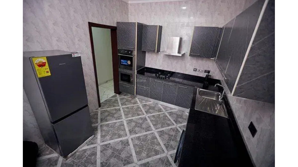 2 bed flat to let, Crown Lodge, Elystan Street - African Land