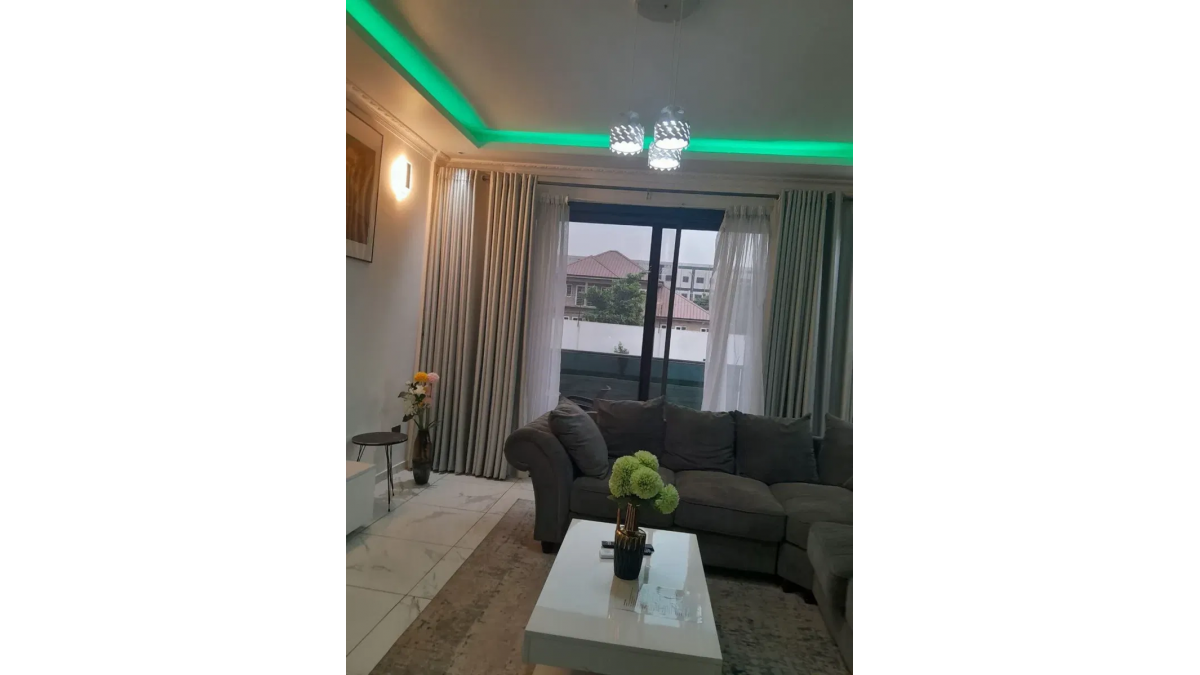 2 bed flat to let, Crown Lodge, Elystan Street - African Land