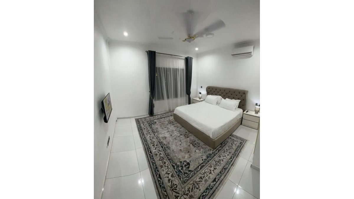 2 bed flat to let, Crown Lodge, Elystan Street - African Land