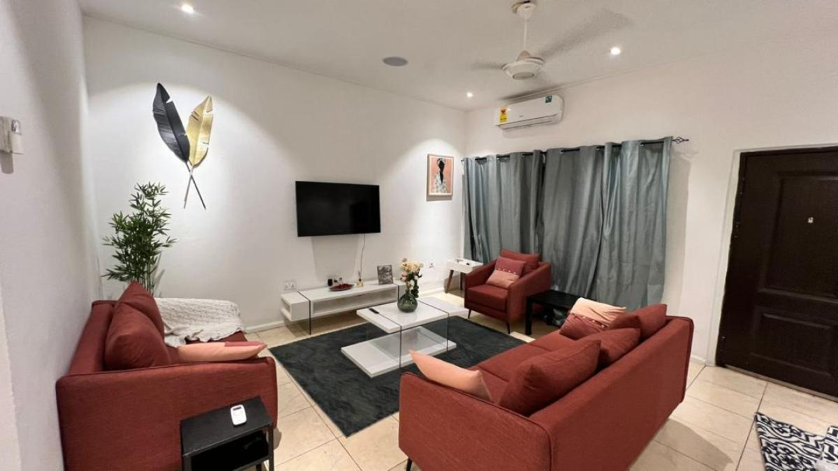 2 bed flat to let, Crown Lodge, Elystan Street - African Land