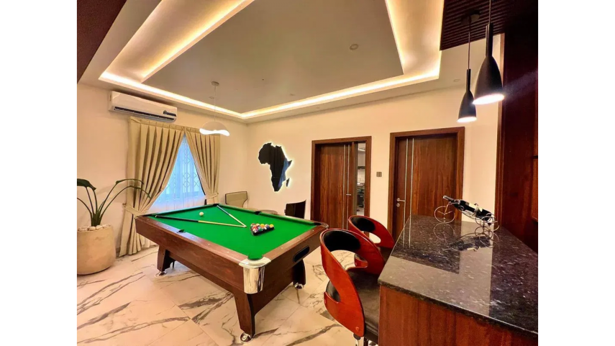 2 bed flat to let, Crown Lodge, Elystan Street - African Land