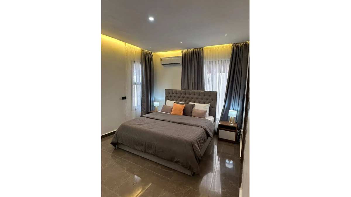 2 bed flat to let, Crown Lodge, Elystan Street - African Land