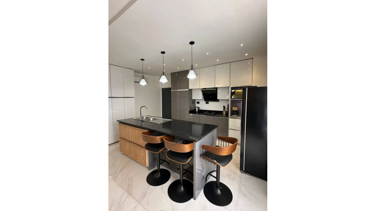 2 bed flat to let, Crown Lodge, Elystan Street - African Land