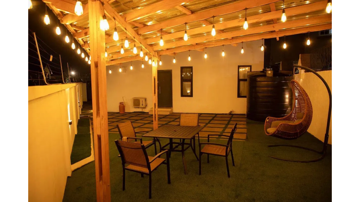 2 bed flat to let, Crown Lodge, Elystan Street - African Land