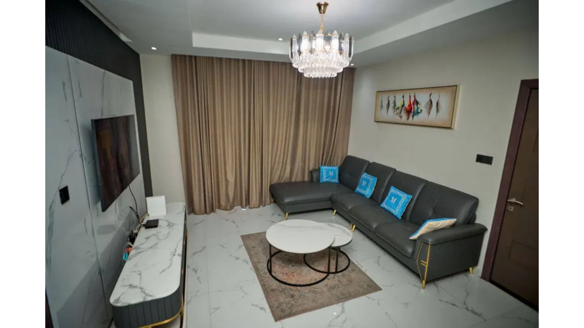 2 bed flat to let, Crown Lodge, Elystan Street - African Land