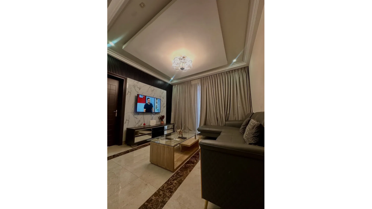 2 bed flat to let, Crown Lodge, Elystan Street - African Land