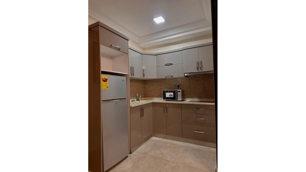 2 bed flat to let, Crown Lodge, Elystan Street - African Land