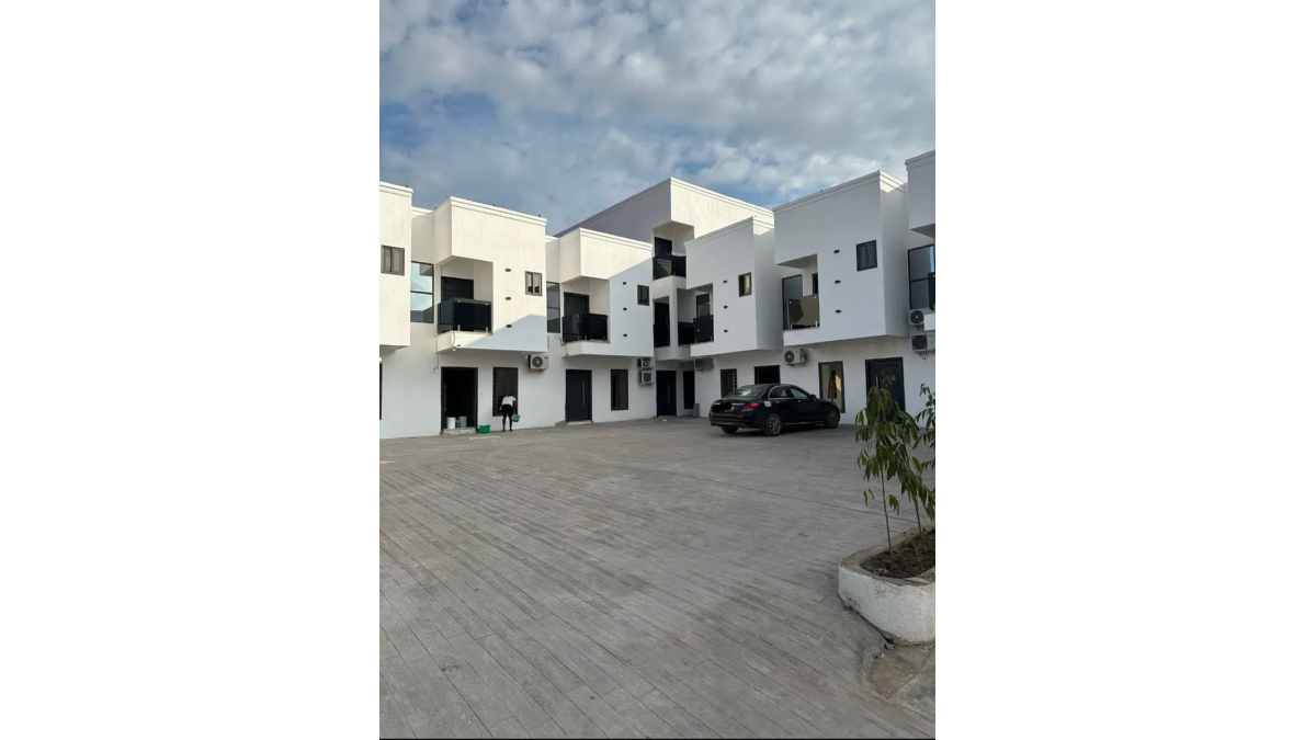 Luxurious 2-Bedroom Duplex Short Let in School Junction, Ashaley Botwe
