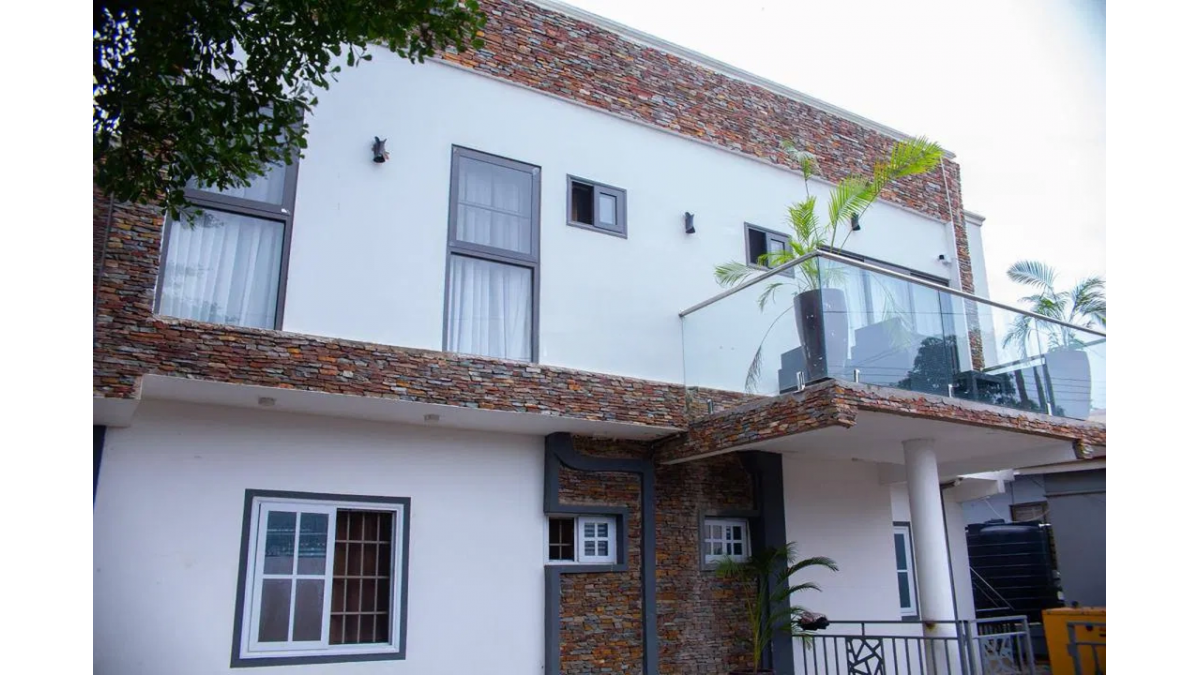 Luxury 2-Bedroom Furnished Airbnb in Kanda, Accra