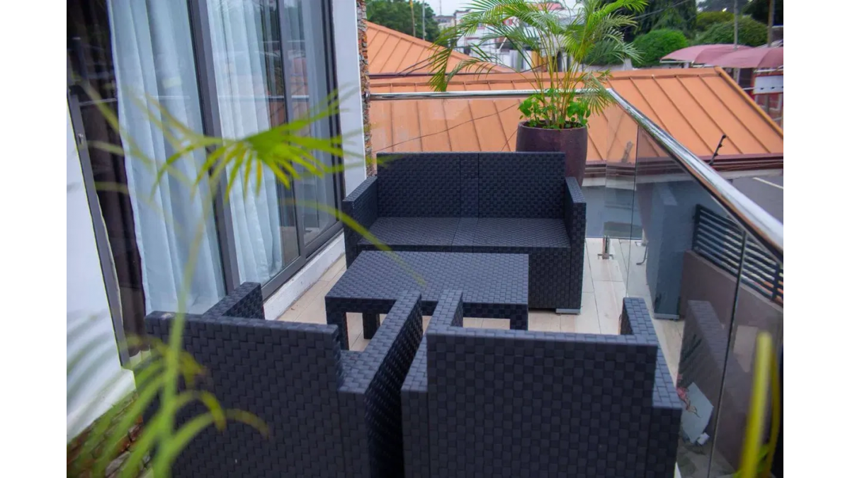 2 bed flat to let, Crown Lodge, Elystan Street - African Land