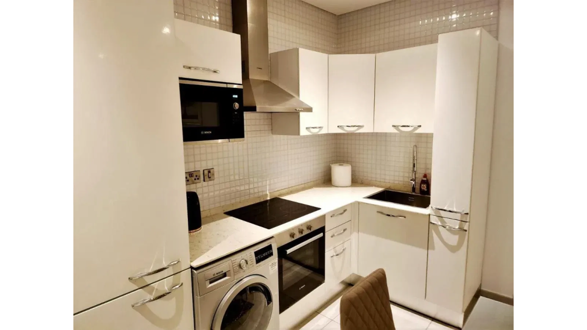 2 bed flat to let, Crown Lodge, Elystan Street - African Land