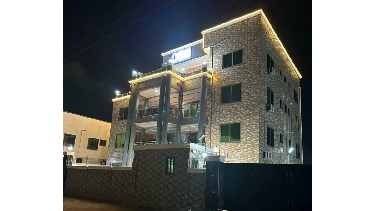 2 bed flat to let, Crown Lodge, Elystan Street - African Land