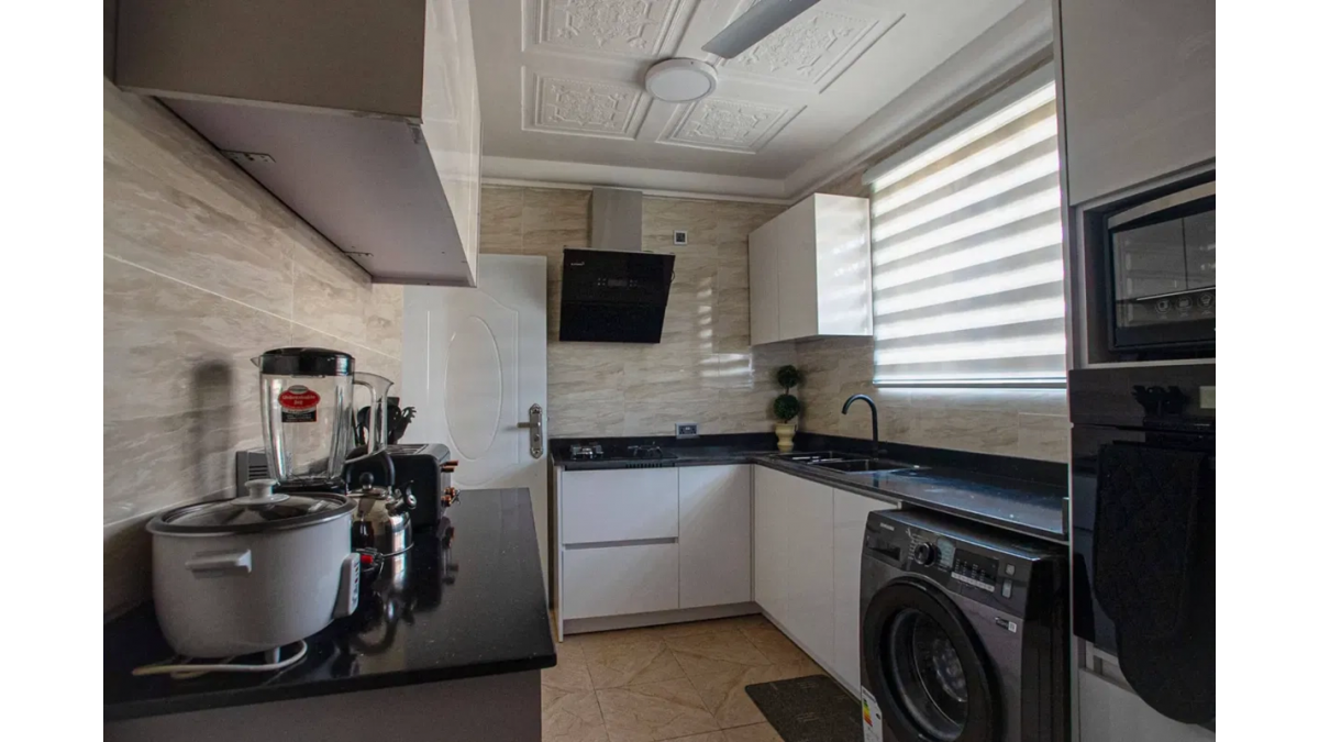 2 bed flat to let, Crown Lodge, Elystan Street - African Land