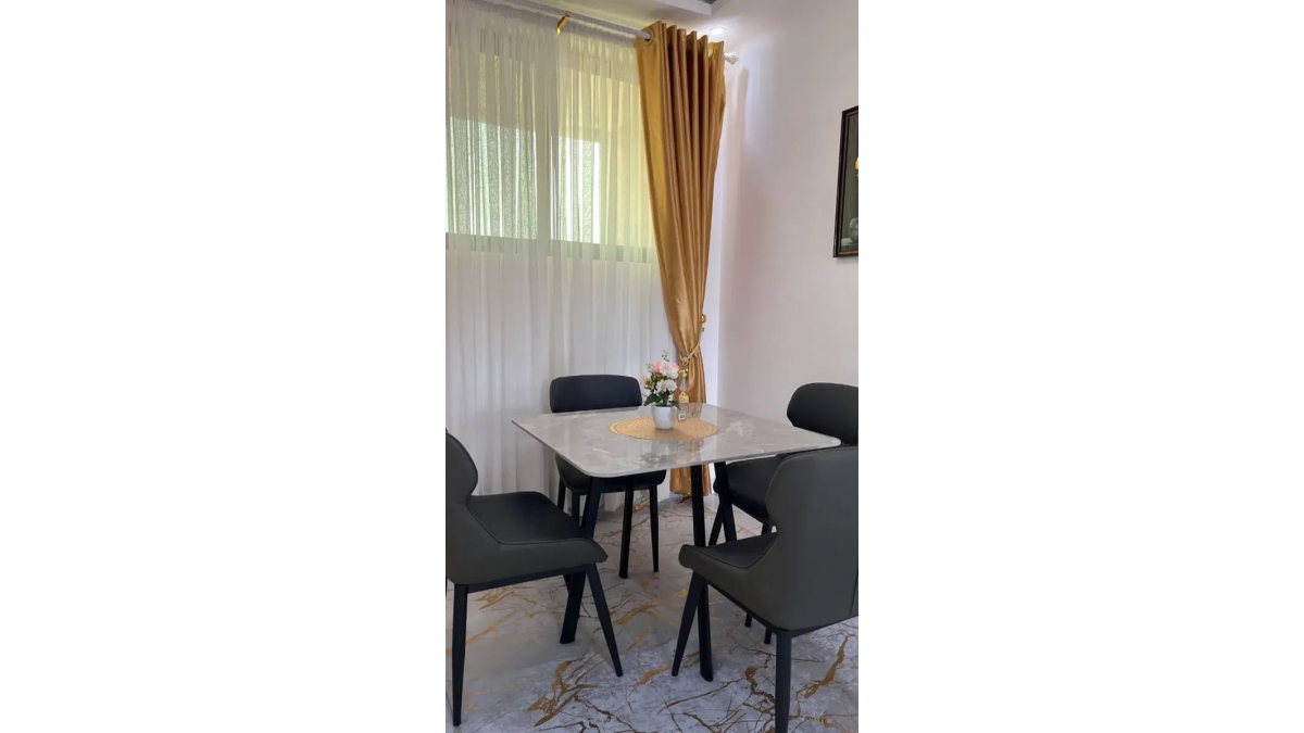 2 bed flat to let, Crown Lodge, Elystan Street - African Land