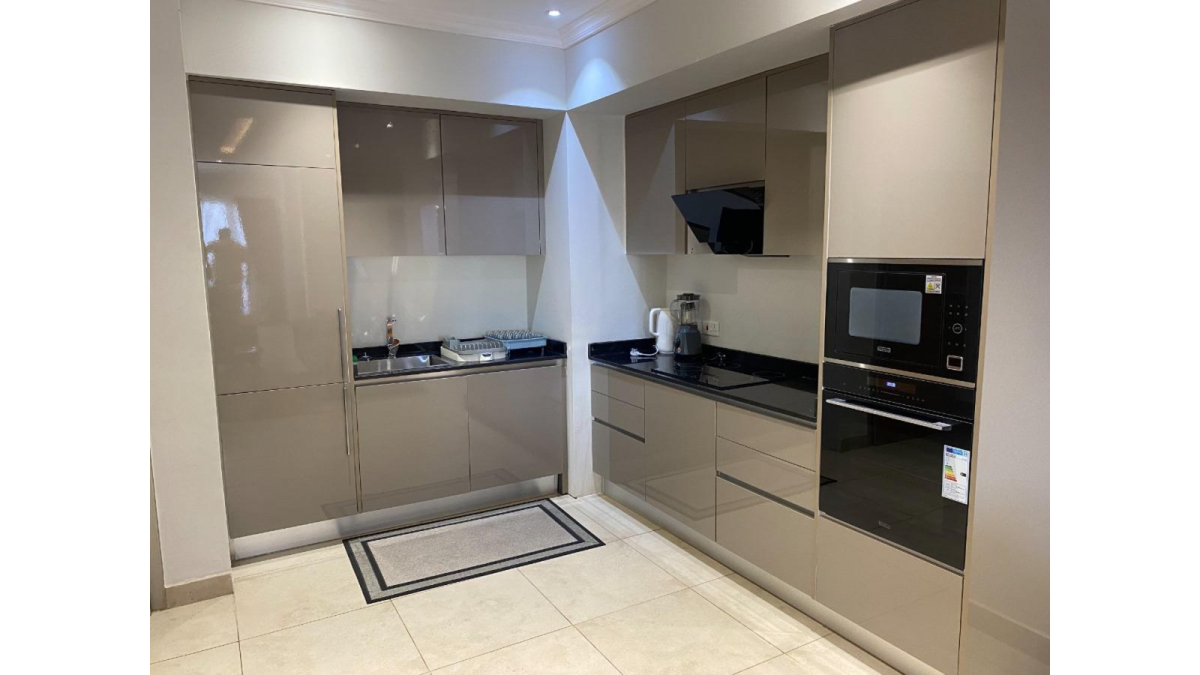 2 bed flat to let, Crown Lodge, Elystan Street - African Land